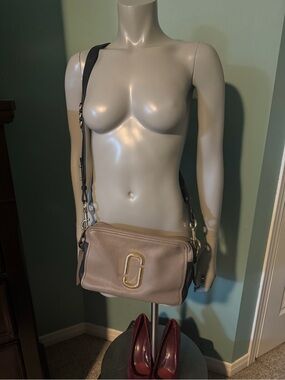 Marc Jacobs Camera Bag Large Size- Taupe Leather Crossbody with Strap🔥